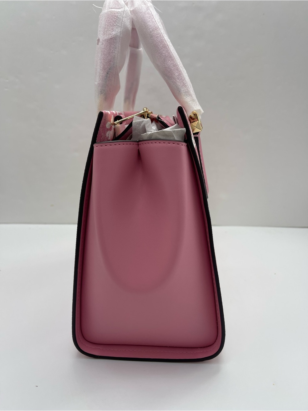 MICHAEL KORS Marilyn Md Printed Signature Logo Satchel Crossbody
Carnation
NWT - Picture 4 of 16